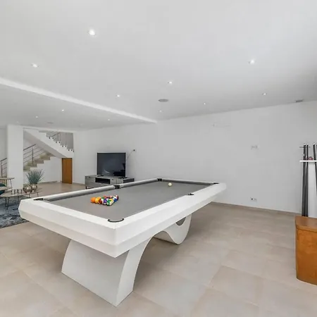 4bd In Marina With Pool