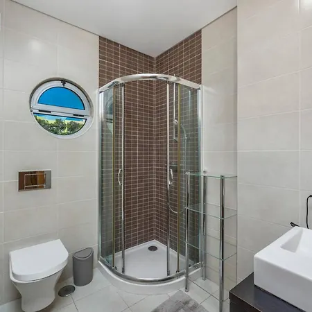 4bd In Marina With Pool Albufeira