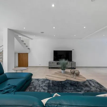 4bd In Marina With Pool Vila Albufeira